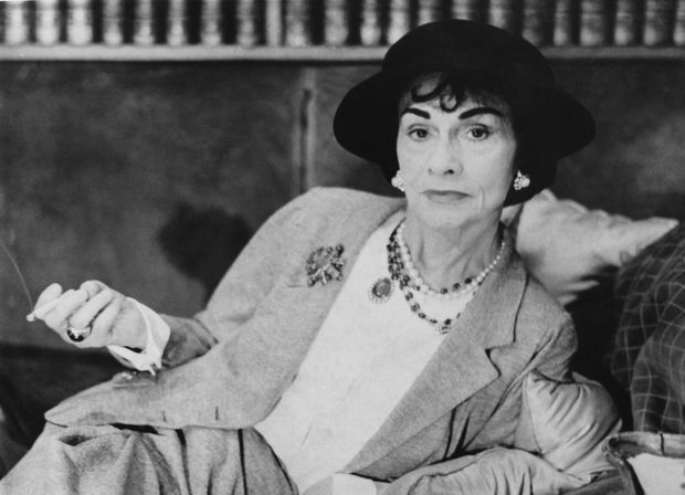 La donna che legge: Coco Chanel in mostra a Venezia 1